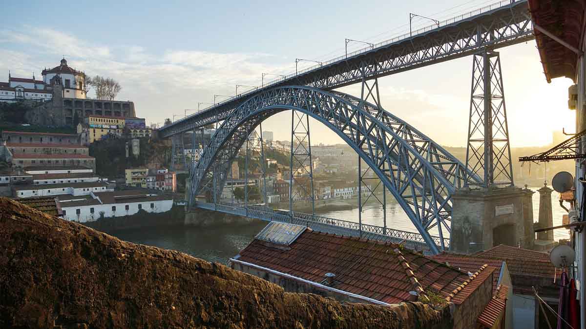 Gambling growth rivals tourism industry in Portugal